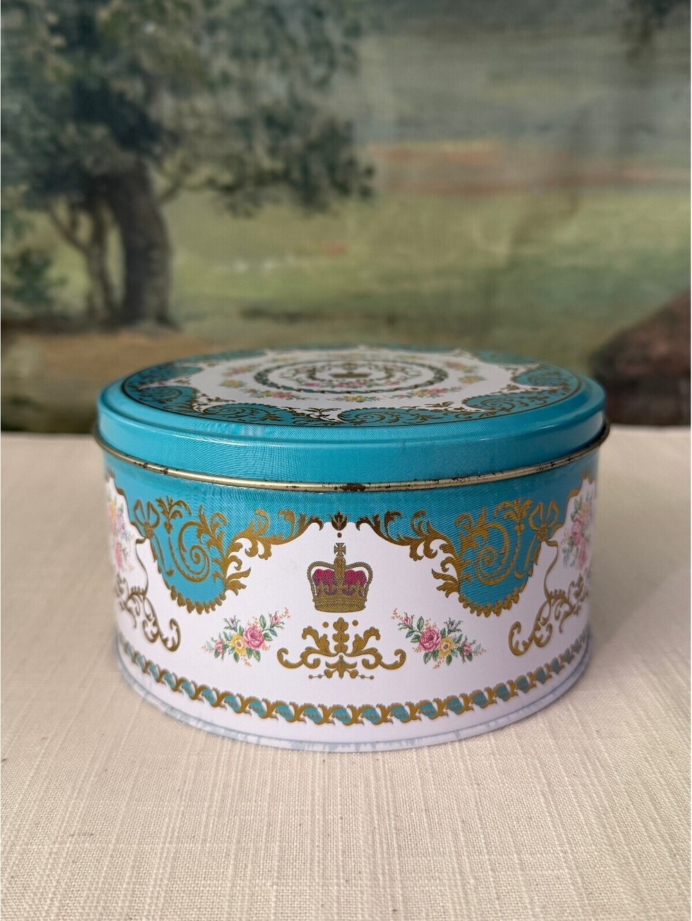 Royal Palaces Biscuit Tin - Vintage Decorative Round Metal Tin